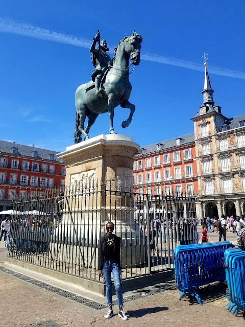 First Time Exploring Madrid: Casual Vacation Outfit