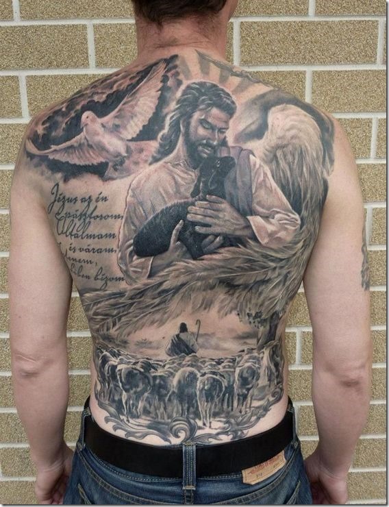 lagneau_de_dieu_dos_tatouage