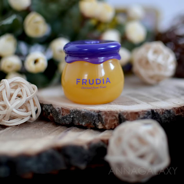 Красивая упаковка Бальзам для губ Frudia Blueberry Hydrating Honey Lip Balm