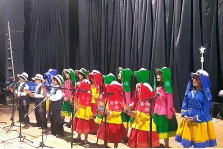 Escolares de Huaraz participan en concurso de villancicos en quechua