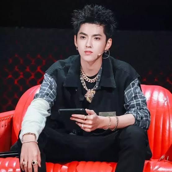 Kris-Wu facts