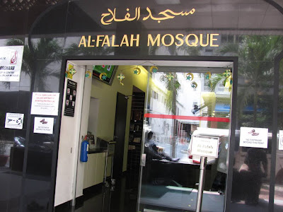 Imam Masjid Di Singapura Dibayar 12 Dolar Sekali Shalat [ www.BlogApaAja.com ]