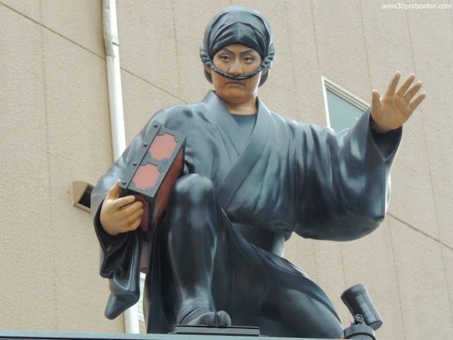 Ninjas en las Calles de Asakusa en Tokio