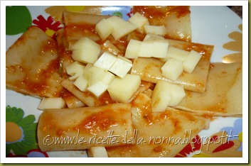 Paccheri con salsa di pomodoro e caciocavallo (7) Paccheri con salsa di pomodoro e caciocavallo (7)
