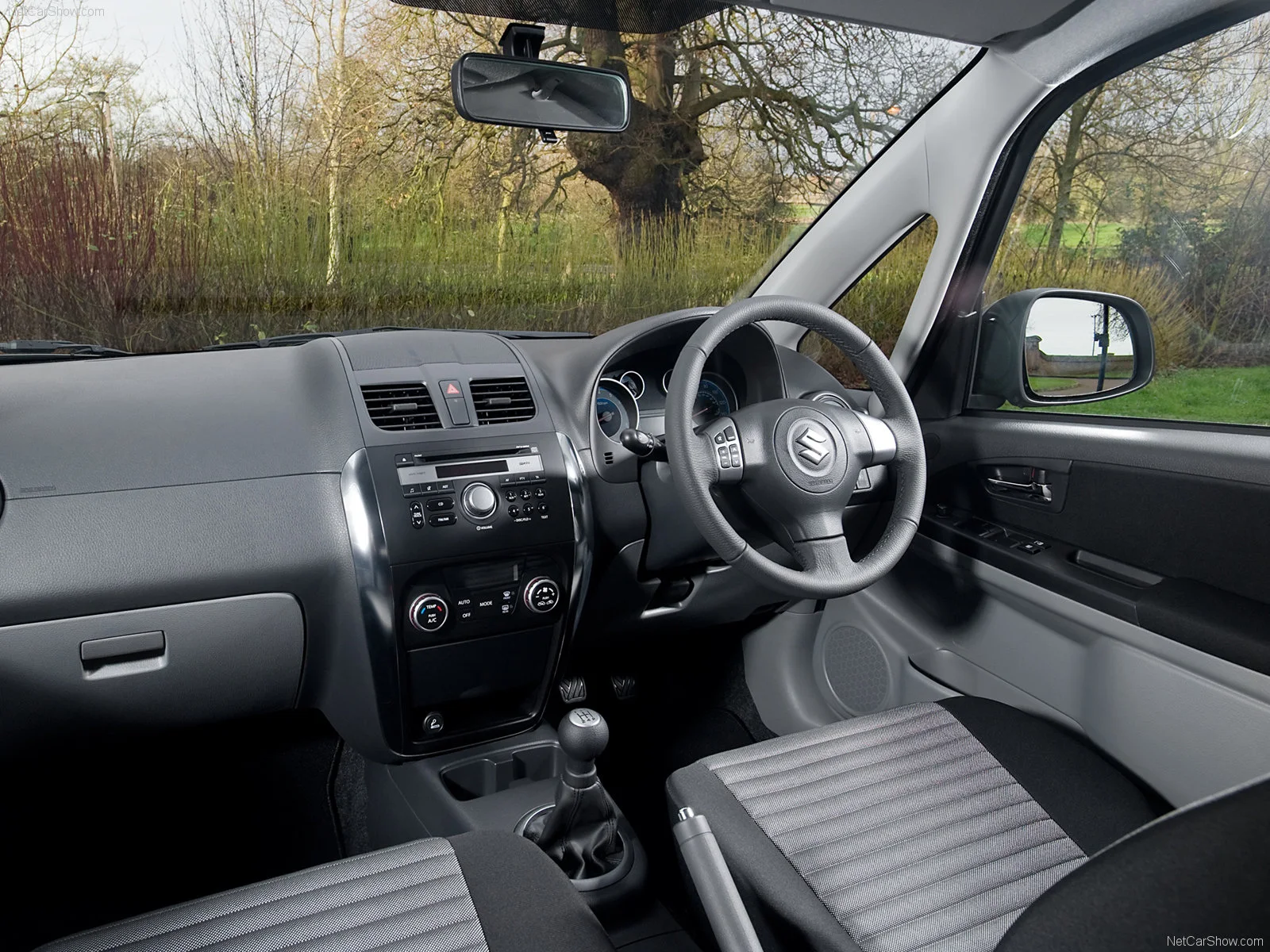 Hình ảnh xe ô tô Suzuki SX4 2010 & nội ngoại thất