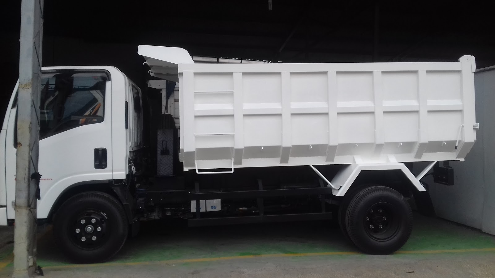 Foto Modifikasi Mobil Truk  Isuzu Modifotto