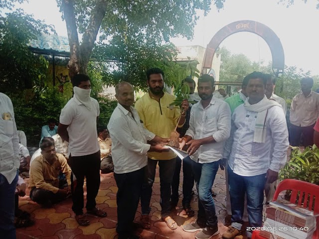 शैषणिक विकासासाठी खालापूरी गावाच्या शासकीय कर्मचारी व खालापूरीकर ग्रुप चा  स्तुत्य उपक्रम.