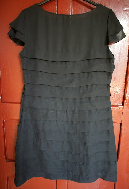 vestido_preto_babados_cea