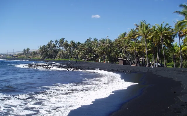 Punalu'u Black Sand Beach, Hawaii Big Island