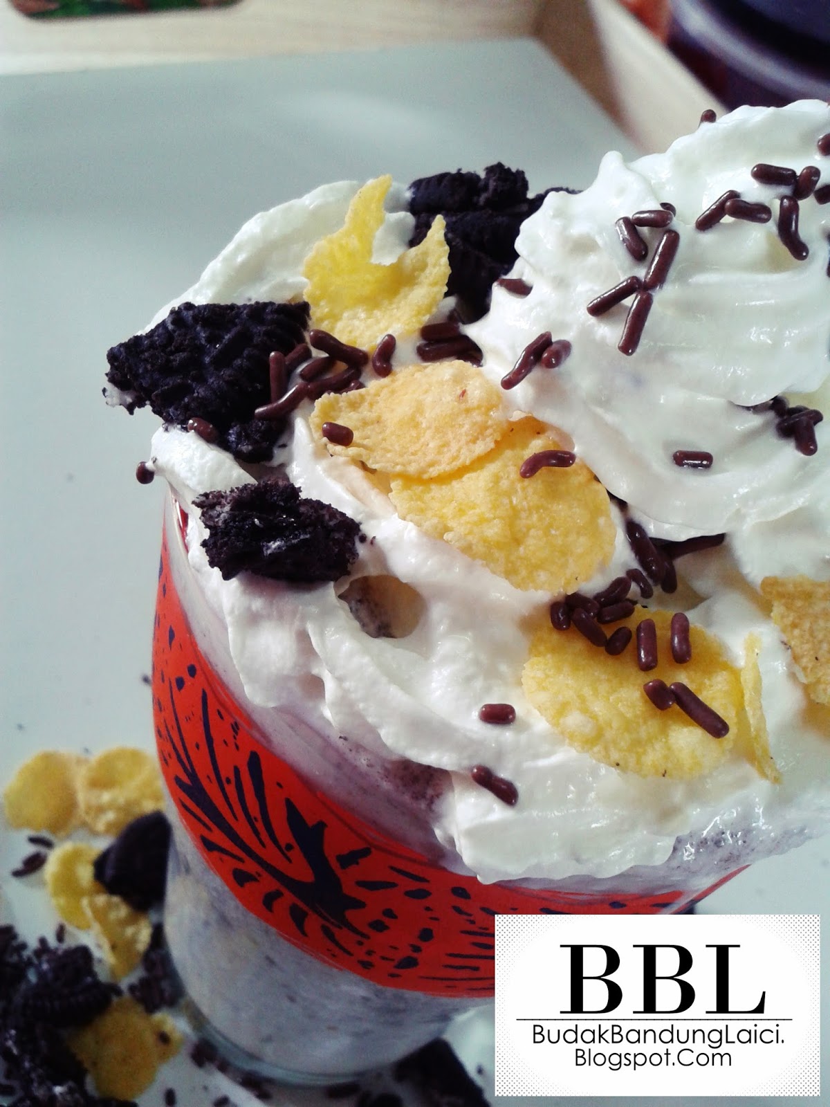 Buat Sendiri Oreo Milkshake Crunchy - Budak Bandung Laici