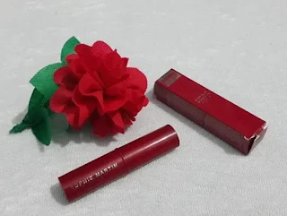 Review Electra Double Core Lipstick dari Sophie Paris.