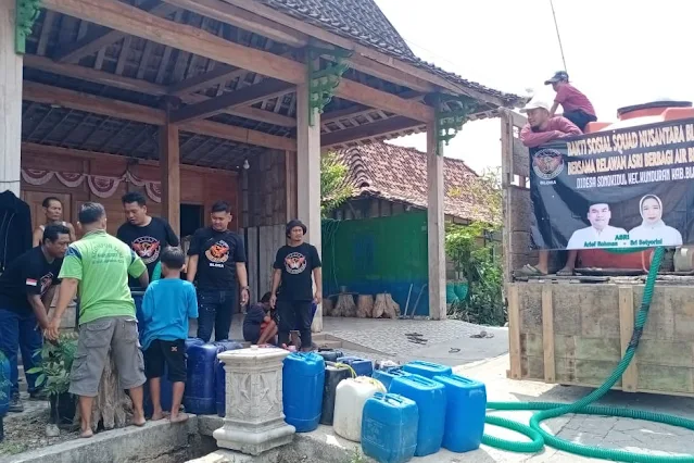 distribusi air bersih para pendukung pasangan ASRI Blora