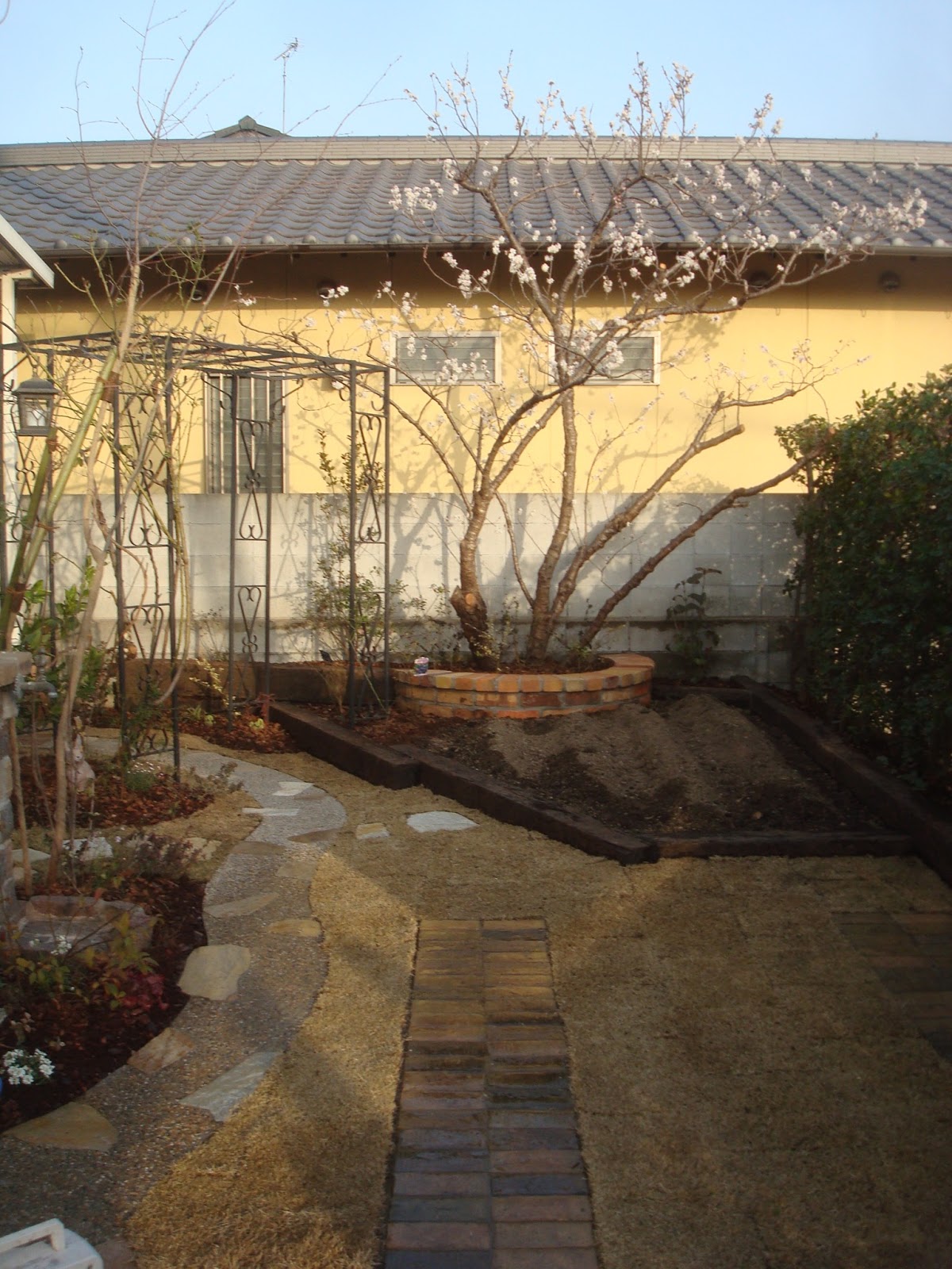 岡山の庭づくりと建築設計 By川のほとりのおもしろ荘 ひこさきの庭 ６