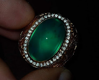 Batu Bacan Gulau BC042 Special Quality Body Glass Luster Siang Malam Ikatan Perak