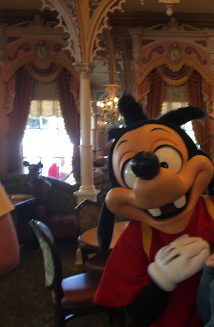 Max Goof Character Plaza Inn Disneyland