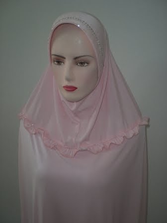 Cerita dewi: Jilbab Jumbo Permata Rempel.