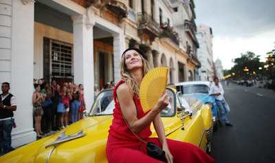 Gisele poses before the Chanel show at Paseo del Prado in Havana