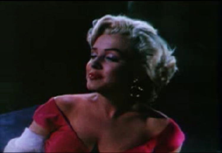 Marilyn in Niagara Monroe sings from the trailer of Niagara