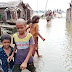 गांव में घुसा बाढ़ का पानी, सड़कें जलमग्न - Ghazipur News