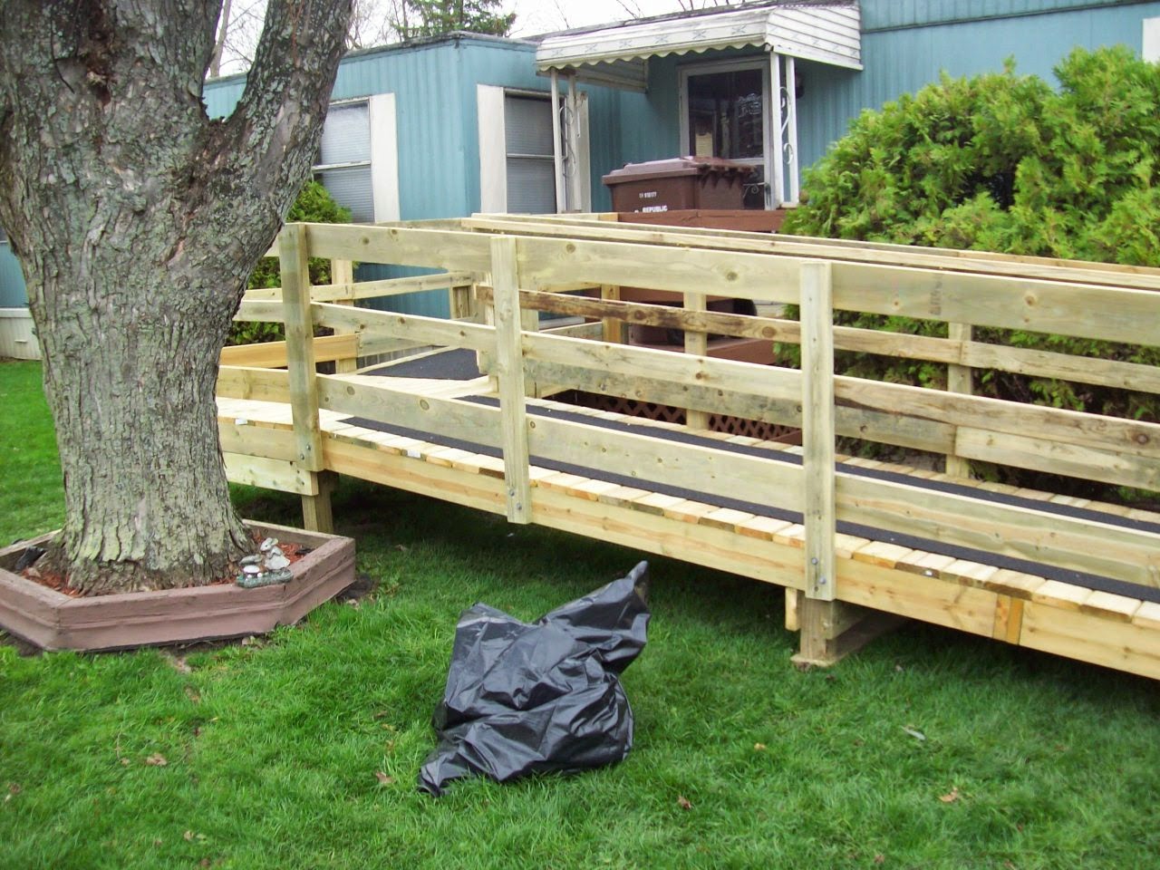 How to Build a Temporary Wheelchair Ramp - Universal ...