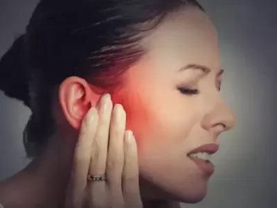 कान दर्द के लक्षण, कारण और घरेलू इलाज