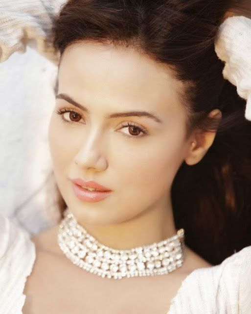 Sana Khan HD Wallpapers Free Download