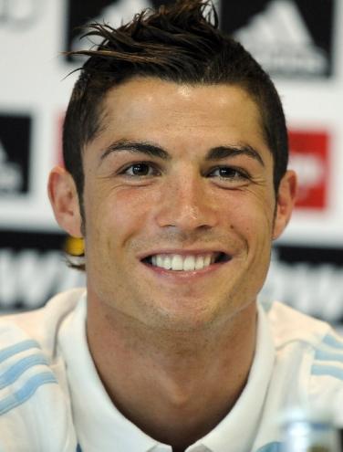 Cristiano Ronaldo Skills on My Ronaldo Hehehe Cara Ronaldo Raikan Goall Cukup2lah Dgn Senyuman