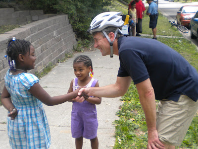  Bike Helmets  Kids on Bike Cops For Kids  Mayor Rybak Bikes Along With Bike Cops For Kids