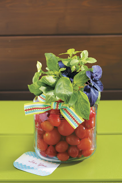 Adorable! This Edible Basil Bouquet Is the Perfect Hostess Gift for Summer