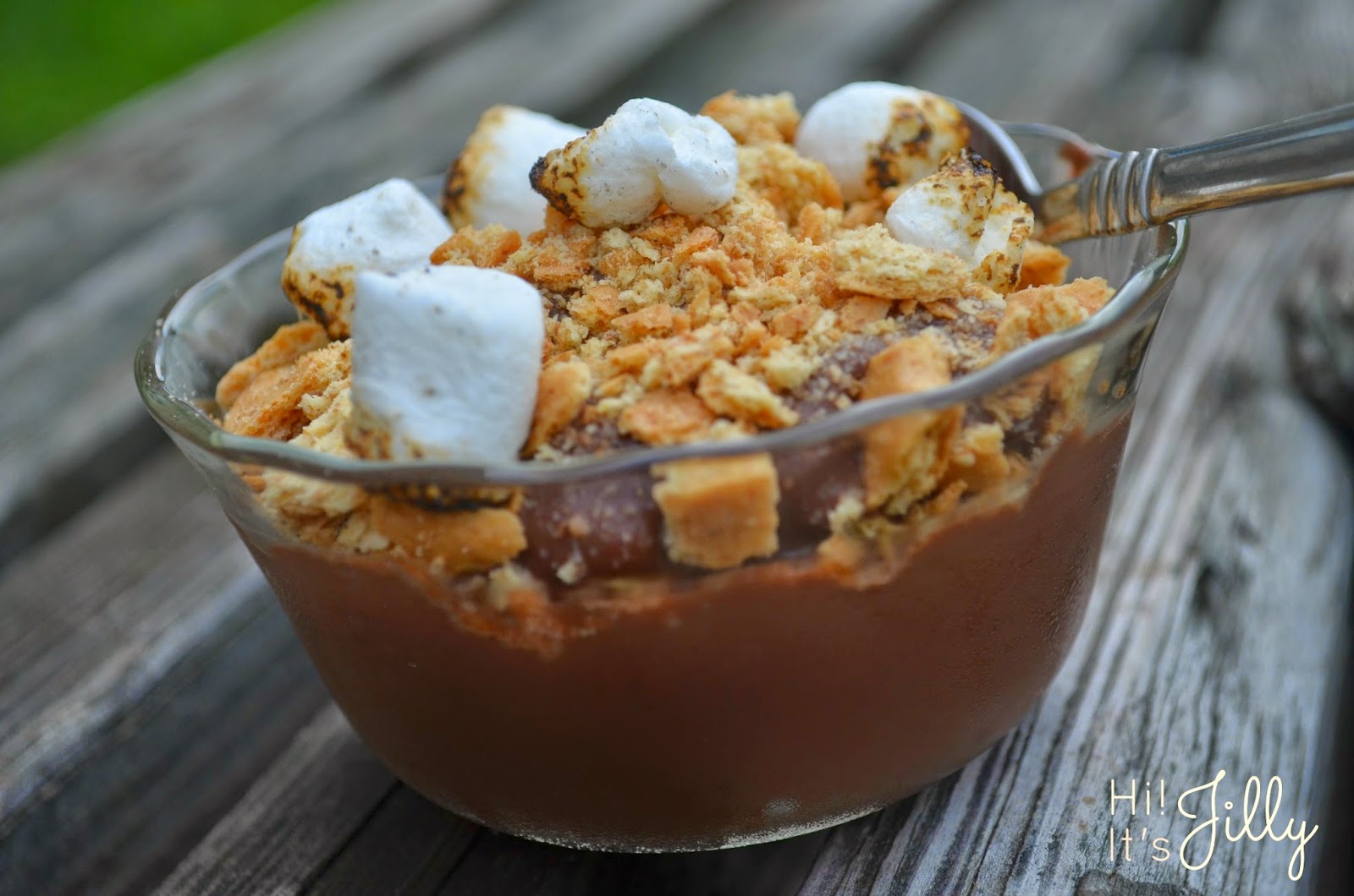 Add some toasted marshmallows and graham crackers to your Kozy Shack chocolate pudding for a s'more in a bowl!! #puddinglove #yum #smores