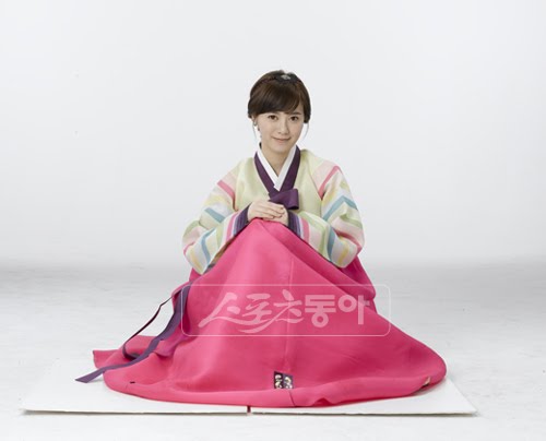 [GU+HYE+SUN+HANBOK.jpg]