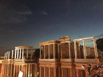 Hispania: Emerita Augusta (Mérida) Roman Teather by night / by E.V.Pita (2017)  https://archeopolis.blogspot.com/2017/07/hispania-emerita-augusta-merida-roman.html / Teatro nocturno (Troyanas) en Mérida (Emérita Augusta)