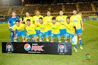 U. D. LAS PALMAS - Las Palmas de Gran Canaria, España - Temporada 2017-18 - Chichizola, Hernán Santana, Mauricio Lemos, Bigas, Dani Castellano y Calleri; David Simón, Fabio González, Momo, Tana y Jonathan Viera. U. D. LAS PALMAS 1 (Calleri) ATLÉTICO DE MADRID 5 (Correa, Carrasco, Koke 2 y Thomas). 27/08/2017. Liga de 1ª División, jornada 2. Las Palmas de Gran Canaria, estadio de Gran Canaria.