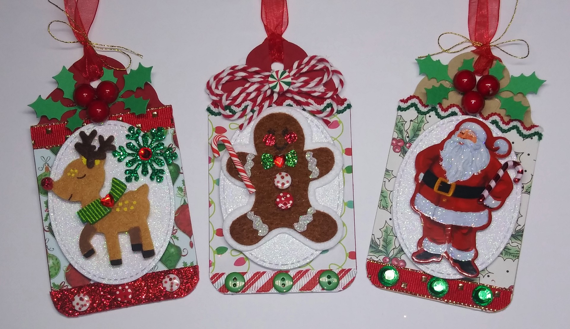 Primitive Merry Christmas Decorated Upcycled Muffin Tin -   Christmas  decorations, Christmas crafts to make, Holiday shoppe