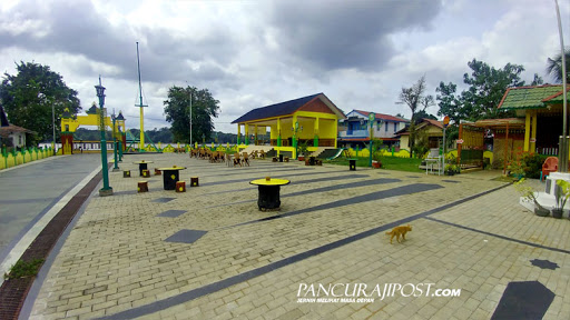 Lapangan depan Kawasan Istana Surya Negara Sanggau Photo