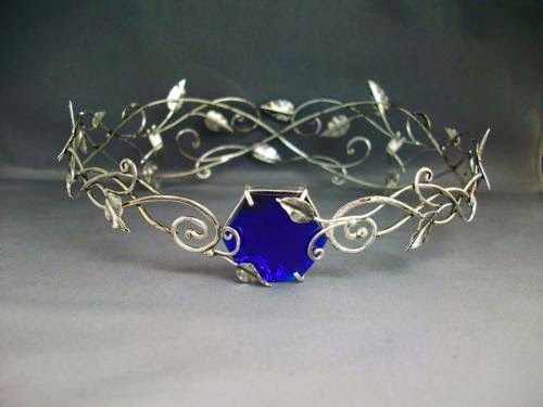 Dragonfly And Leaves Crown