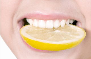 Cara Memutihkan Gigi dengan Menggunakan Lemon