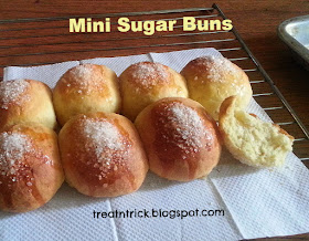 Mini Sugar Buns Recipe @ treatntrick.blogspot.com