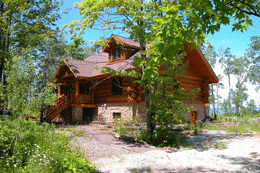 cabin in upper peninsula michigan