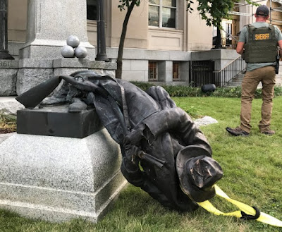 LIncoln statue vandalized