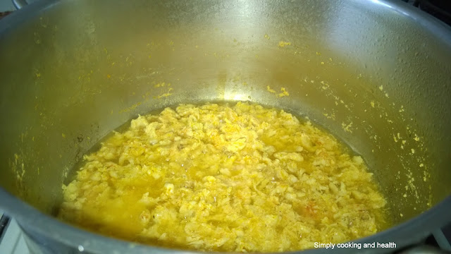 Boiling minced chicken
