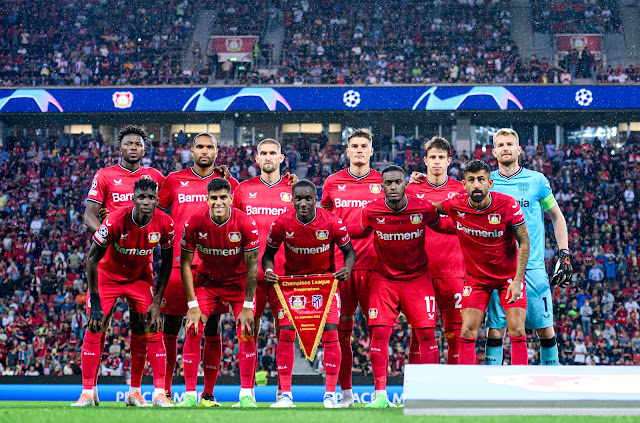 BAYER O4 LEVERKUSEN. Temporada 2022-23. Edmond Tapsoba, Jonathan Tah, Robert Andrich, Patrik Schick, Adam Hložek, Lukáš Hrádecký. Odilon Kossounou, Piero Hincapié, Moussa Diaby, Callum Hudson-Odoi, Kerem Demirbay. BAYER 04 LEVERKUSEN 2 CLUB ATLÉTICO DE MADRID 0 Miércoles 13/09/2022, 21:00 horas. Liga de Campeones de la UEFA, fase de grupos, Grupo B, jornada 2. Leverkusen, Alemania, BayArena: 25.825 espectadores. GOLES: 1-0: 84’, Robert Andrich. 2-0: 87’, Moussa Diaby.