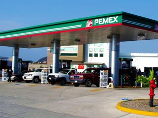 Economía/FMI sugiere a México avanzar  en reestructura de Pemex