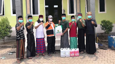 Aksi 'Kita Jaga Kyai', BTB Banten Berikan Paket Imun dan Penyemprotan Disinfektan