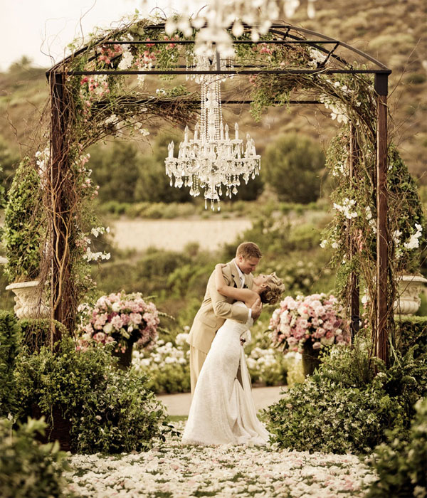  a beautiful romantic and sparkling centerpiece to this wedding gazebo