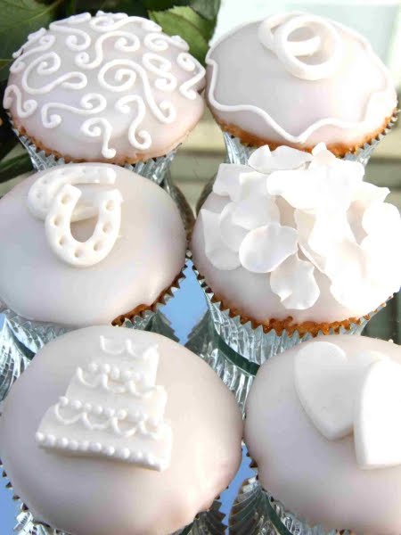 Picture of White Wedding Cupcakes by Clifton Cakes 3 Glentworth Road