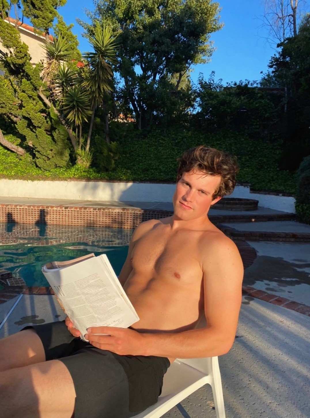 fits-shirtless-hot-guy-reading-jake-picking-pool-summer-boyfriend