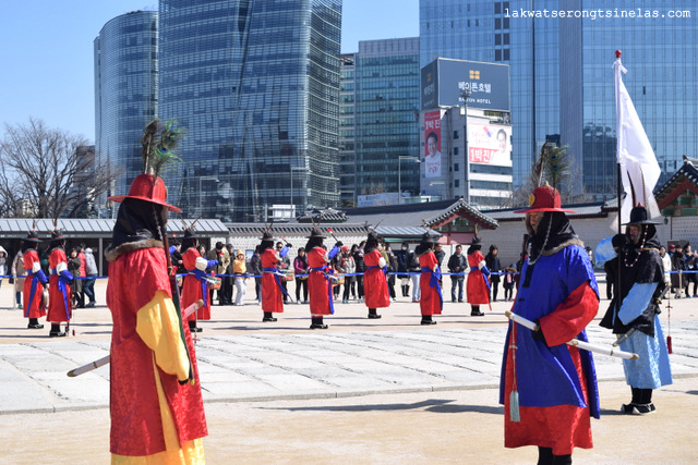 GYEONGBUKGUNG PALACE: THE CHANGING OF ROYAL GUARDS CEREMONY