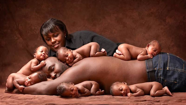 Gone Viral: Sextuplets Recreate Birth Photo