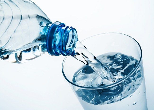 Dengan kamu meminum air putih agar tetap terhidrasi, bisa membantu menjaga kesehatan pencernaan. Selain itu asupan air putih mineral ternyata sangat penting juga untuk menjaga organ tubuh yang lainnya.
